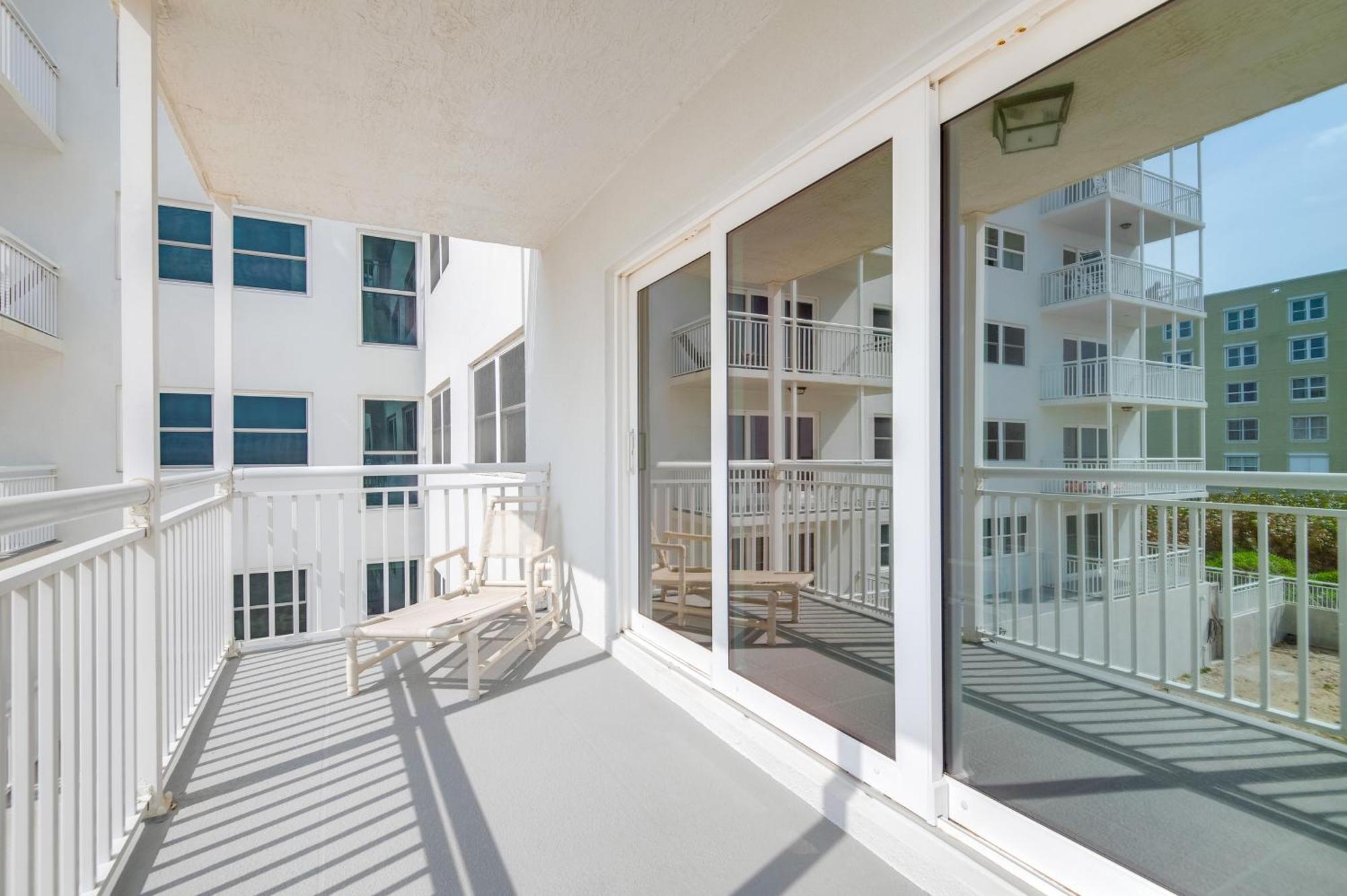 Walk To Shore Satellite Beach Condo With Ocean View Zewnętrze zdjęcie