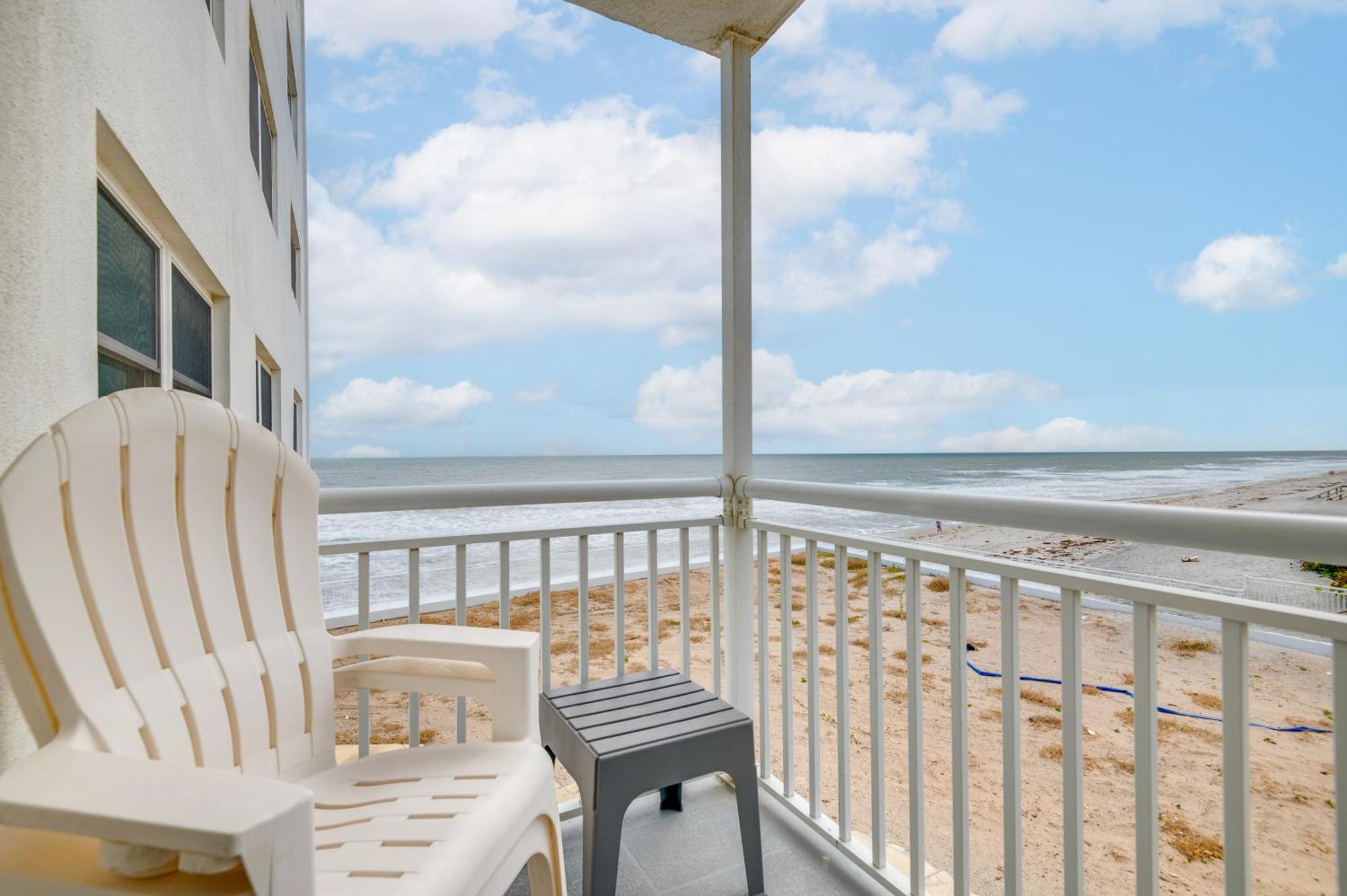 Walk To Shore Satellite Beach Condo With Ocean View Zewnętrze zdjęcie
